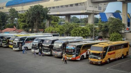 Waduh! Bus Mayoritas Angkutan Mudik Di Terminal Kampung Rambutan Tak Layak Jalan